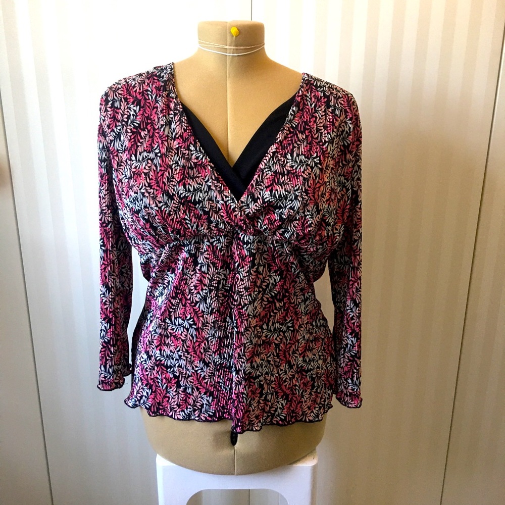 Tradition pink black flowers fitted flattering blouse Size L